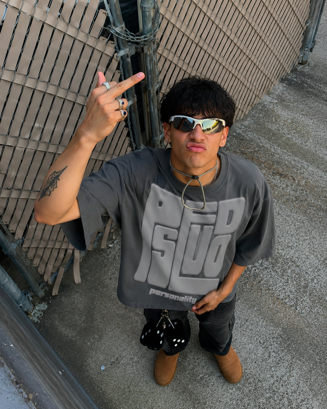 PSEUDO PERSONALITY oversized T-shirt